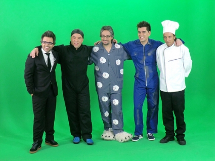 Clique na imagem Apresentadores do 5 para a meia noite para a visualizar em tamanho maior. Apresentadores do 5 para a meia noite
